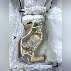 Badgley Mischka Women’s Marilee Embellished Mid Heel Sandals. Ivory Satin.Size:6